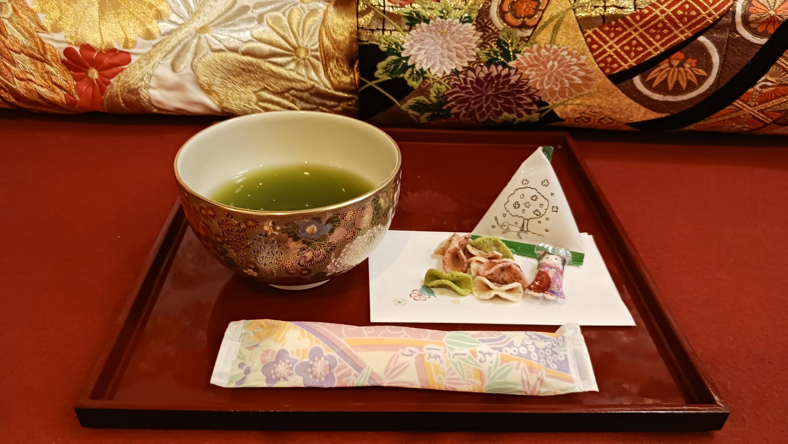 お茶とお茶菓子